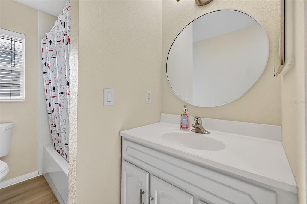 Active With Contract: $3,500 (3 beds, 2 baths, 1379 Square Feet)
