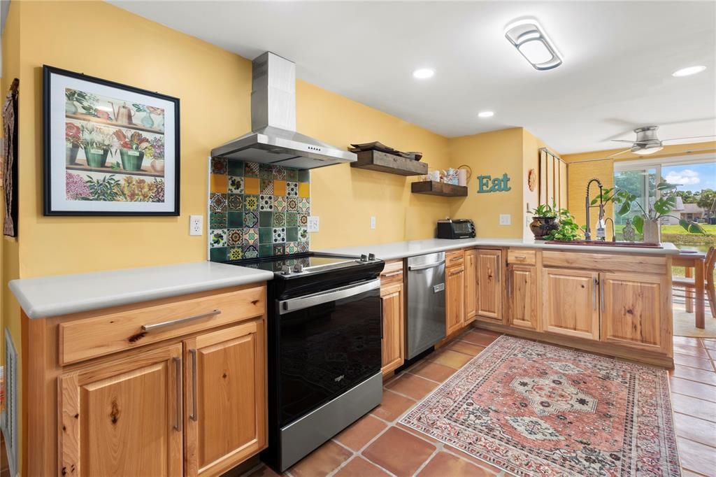 На продажу: $224,900 (3 спален, 2 ванн, 1032 Квадратных фут)