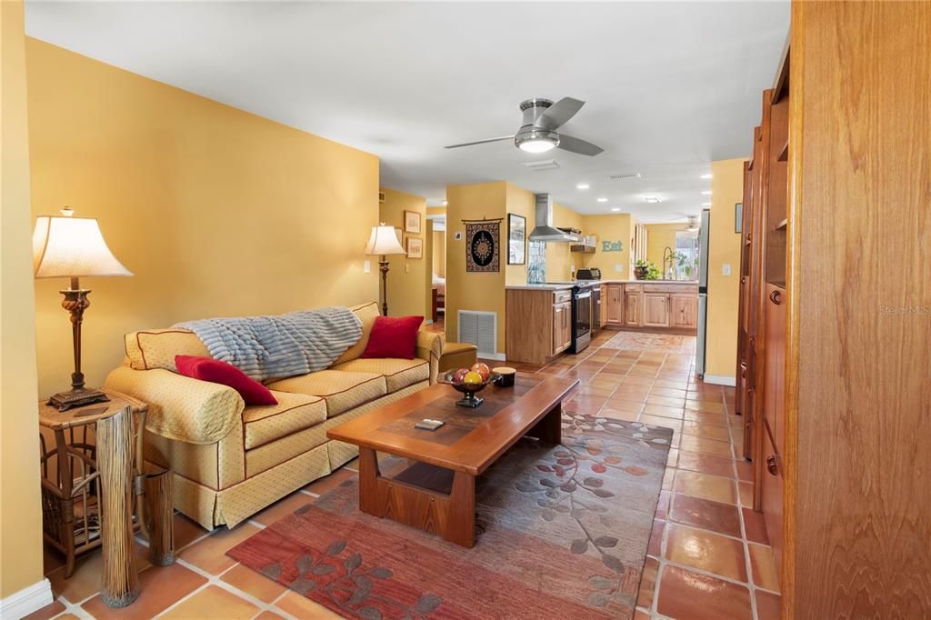 На продажу: $224,900 (3 спален, 2 ванн, 1032 Квадратных фут)