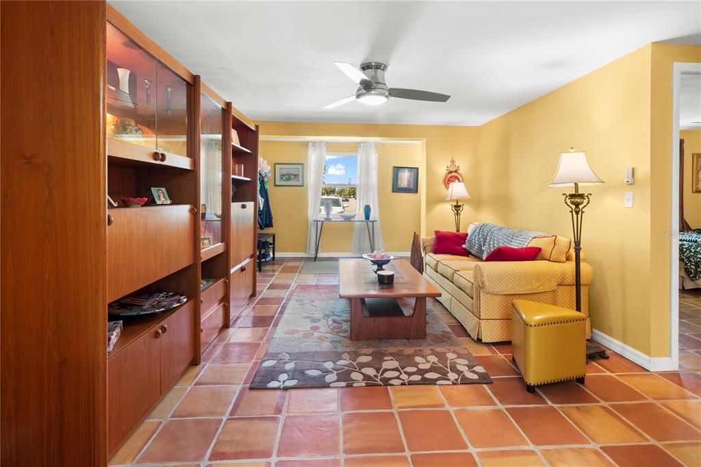 На продажу: $224,900 (3 спален, 2 ванн, 1032 Квадратных фут)