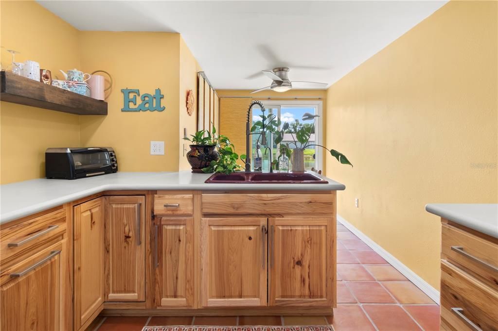 На продажу: $224,900 (3 спален, 2 ванн, 1032 Квадратных фут)