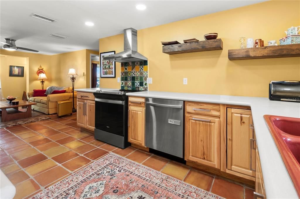 На продажу: $224,900 (3 спален, 2 ванн, 1032 Квадратных фут)