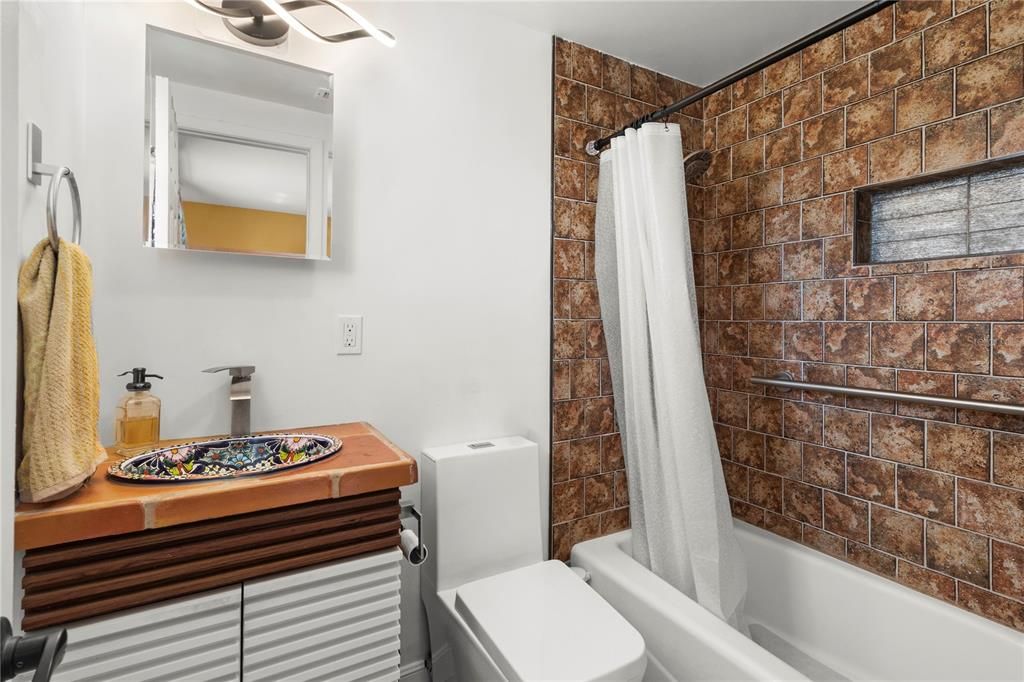 На продажу: $224,900 (3 спален, 2 ванн, 1032 Квадратных фут)