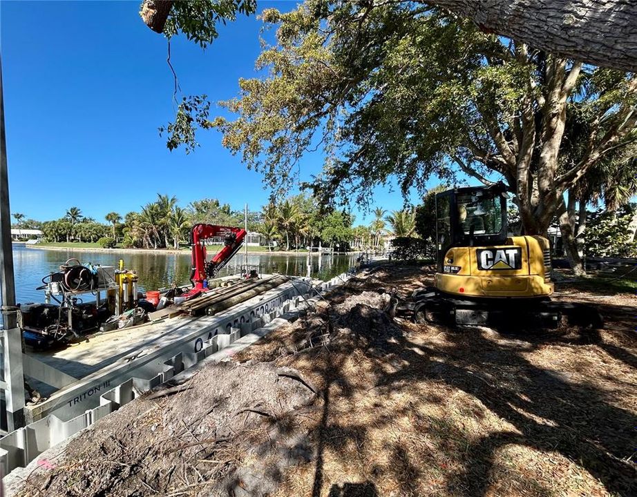 На продажу: $1,575,000 (0.34 acres)