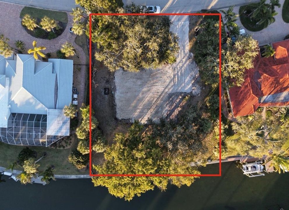 На продажу: $1,575,000 (0.34 acres)