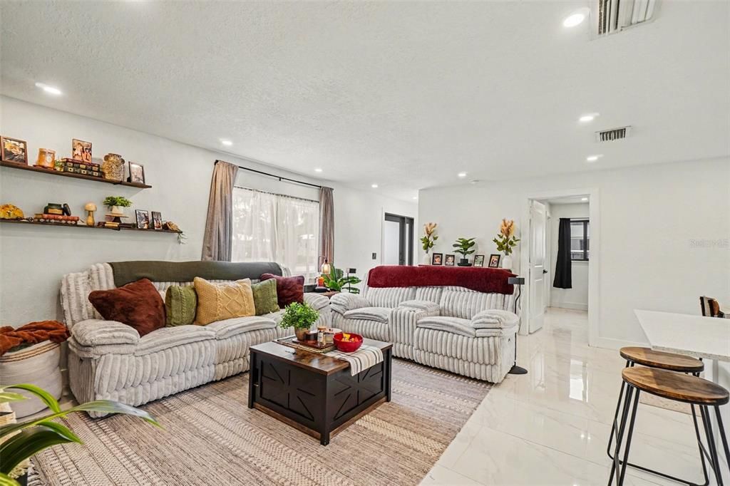 For Sale: $300,000 (4 beds, 2 baths, 1344 Square Feet)