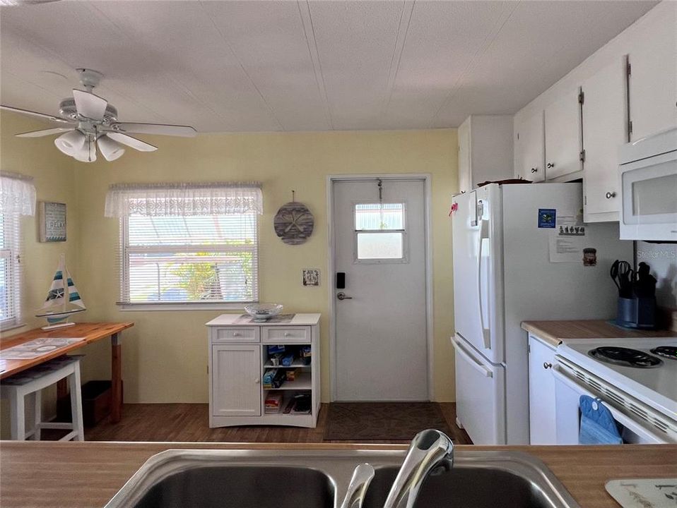 На продажу: $169,000 (3 спален, 2 ванн, 1144 Квадратных фут)