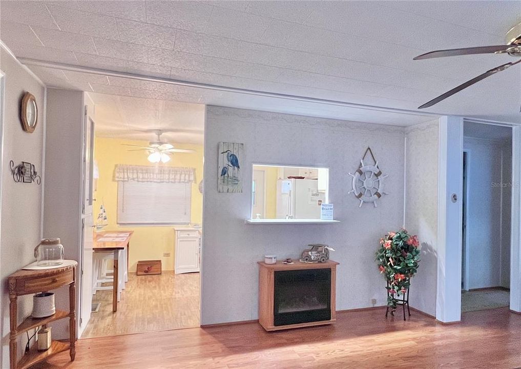 На продажу: $169,000 (3 спален, 2 ванн, 1144 Квадратных фут)