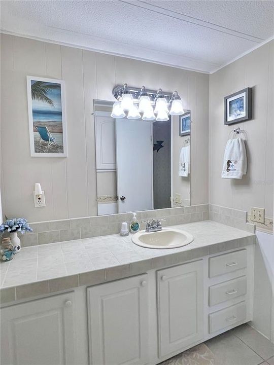 На продажу: $169,000 (3 спален, 2 ванн, 1144 Квадратных фут)