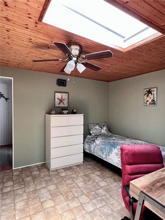 На продажу: $169,000 (3 спален, 2 ванн, 1144 Квадратных фут)