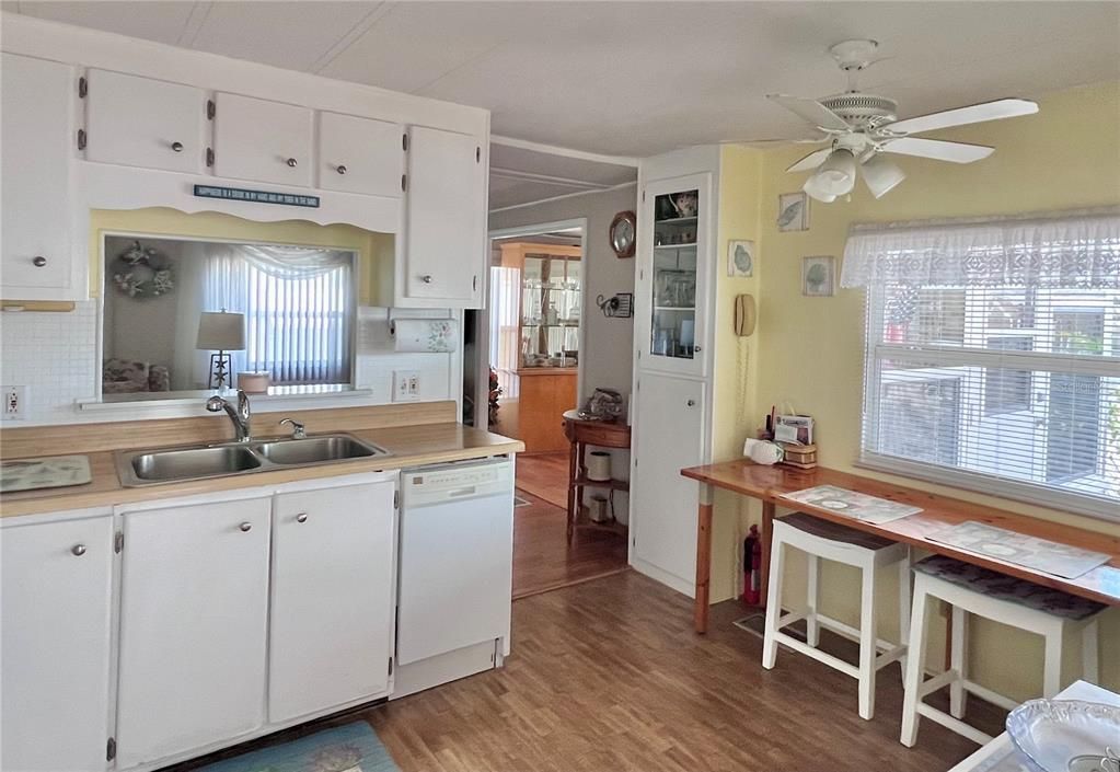 На продажу: $169,000 (3 спален, 2 ванн, 1144 Квадратных фут)