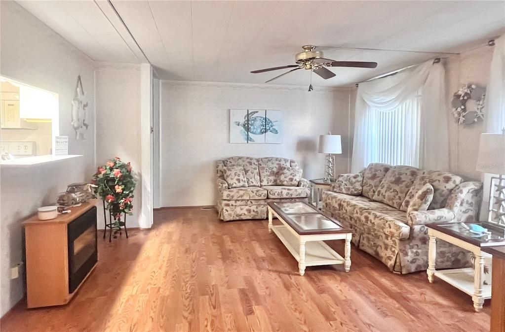 На продажу: $169,000 (3 спален, 2 ванн, 1144 Квадратных фут)