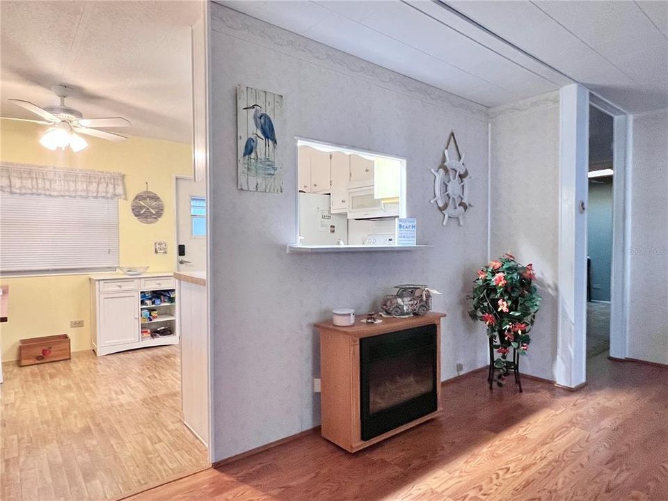 На продажу: $169,000 (3 спален, 2 ванн, 1144 Квадратных фут)