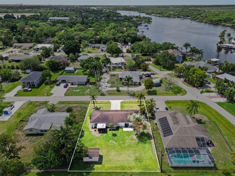 En Venta: $350,000 (4 camas, 0 baños, 1689 Pies cuadrados)