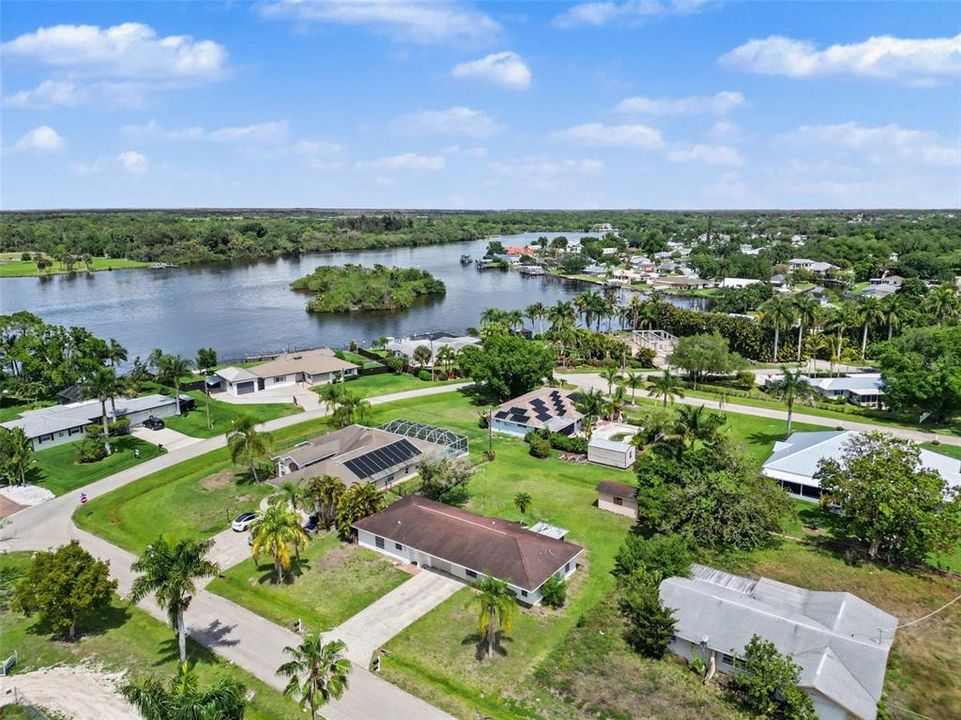 En Venta: $350,000 (4 camas, 0 baños, 1689 Pies cuadrados)