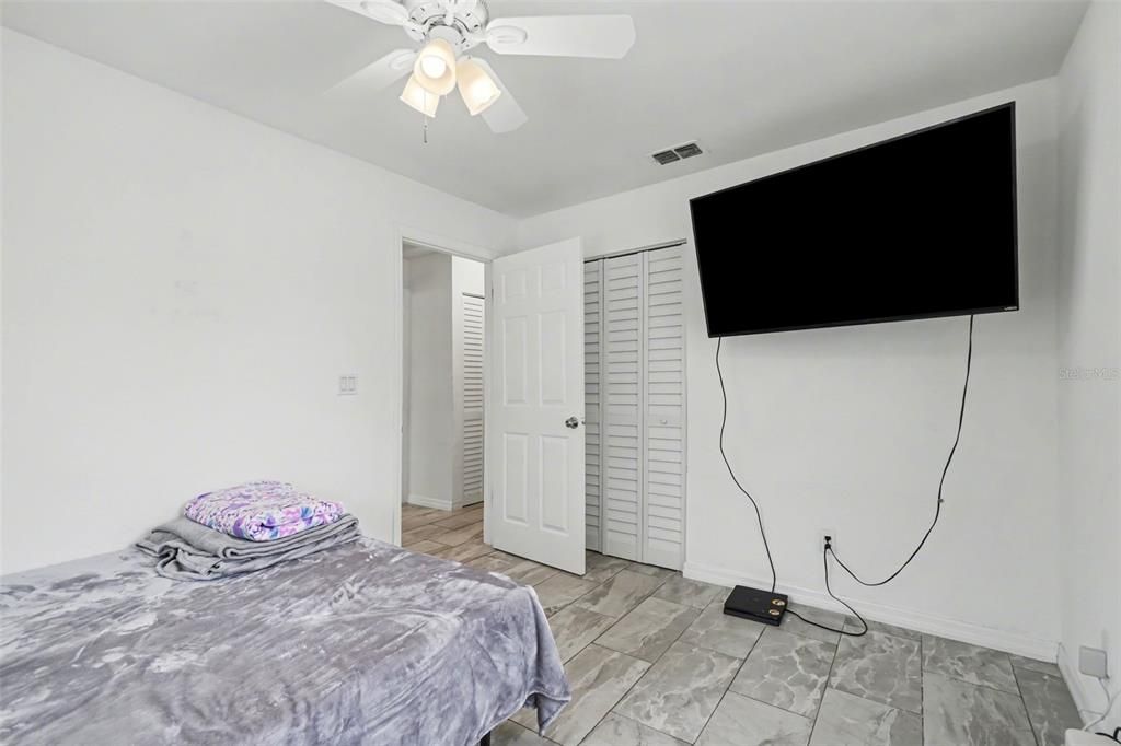 En Venta: $350,000 (4 camas, 0 baños, 1689 Pies cuadrados)
