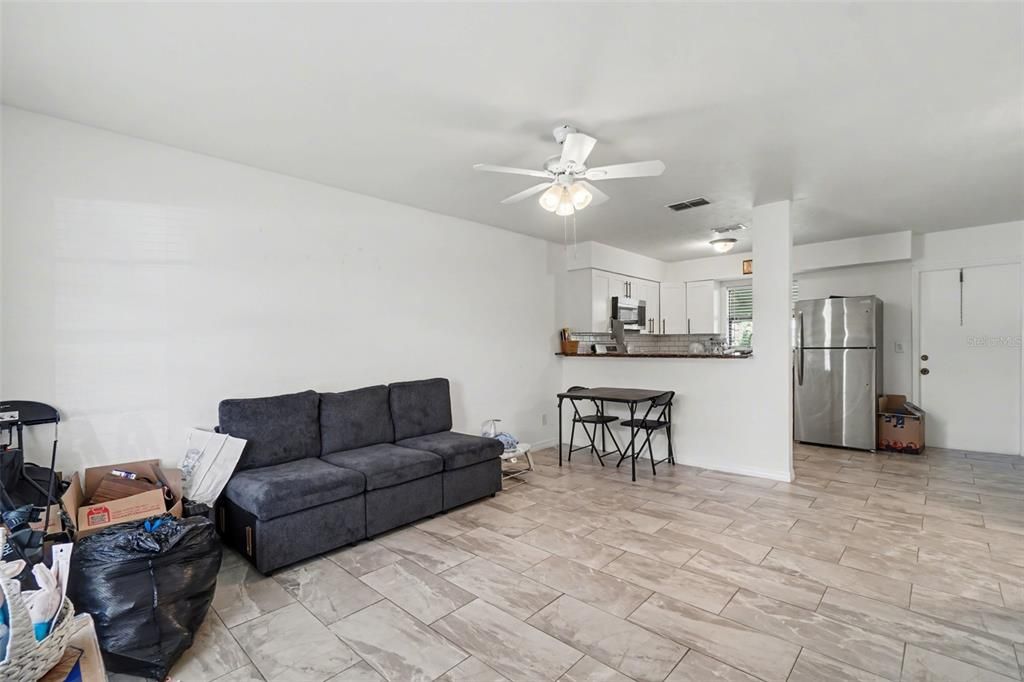 En Venta: $350,000 (4 camas, 0 baños, 1689 Pies cuadrados)
