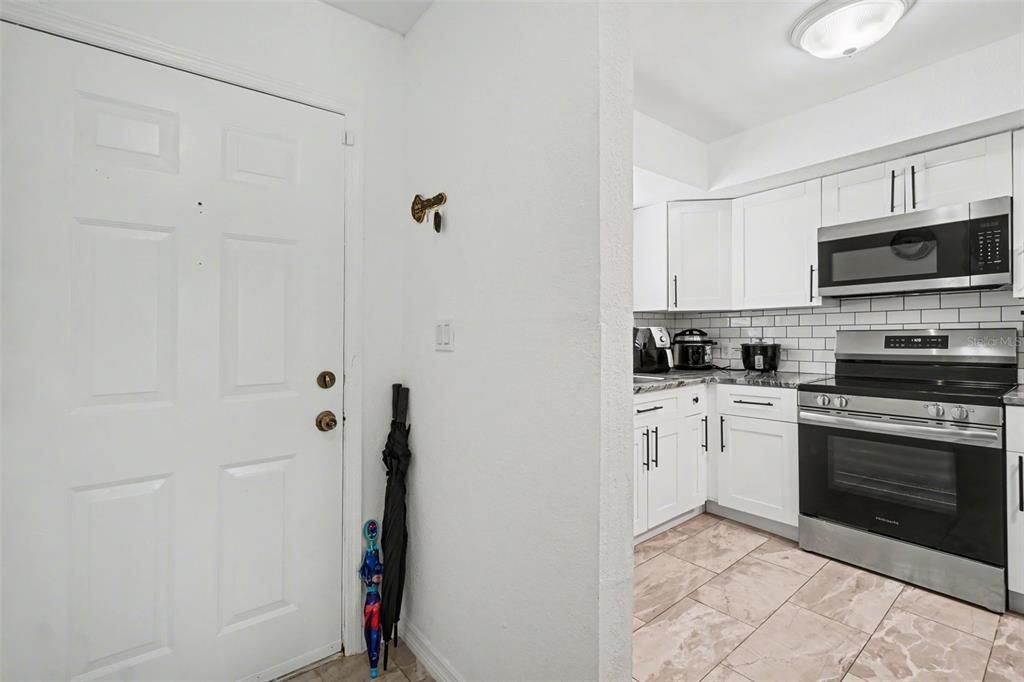 En Venta: $350,000 (4 camas, 0 baños, 1689 Pies cuadrados)