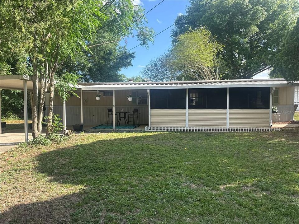 For Sale: $135,000 (2 beds, 1 baths, 884 Square Feet)