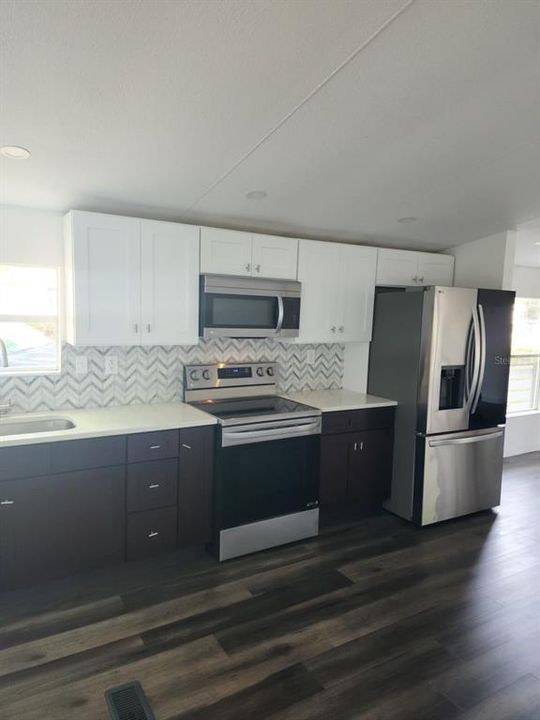 На продажу: $210,000 (3 спален, 2 ванн, 1242 Квадратных фут)