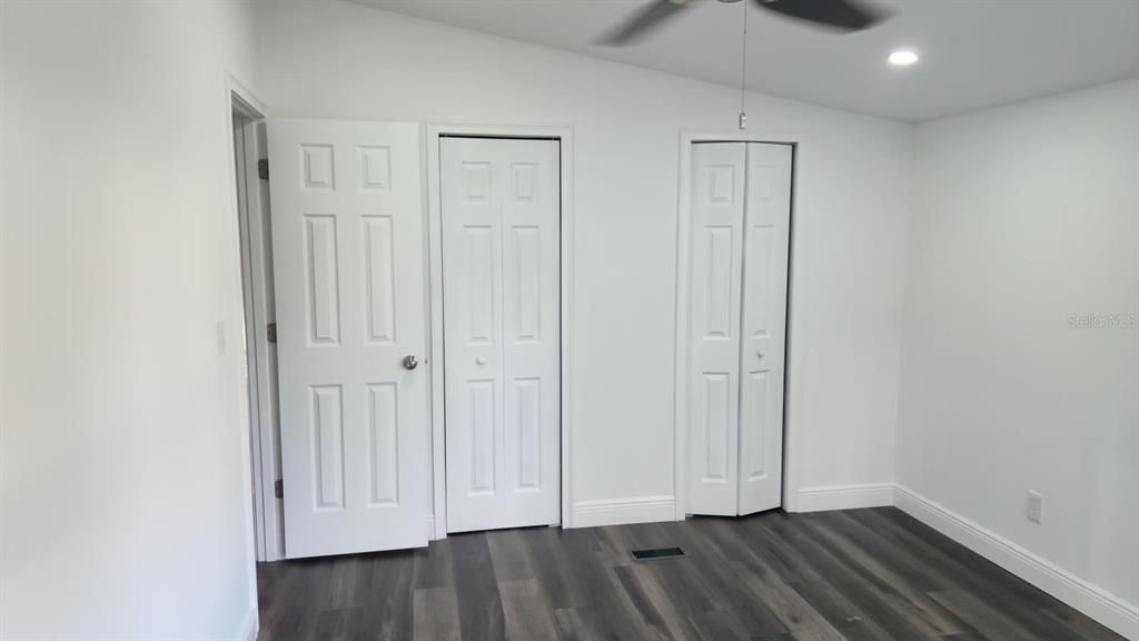 На продажу: $210,000 (3 спален, 2 ванн, 1242 Квадратных фут)