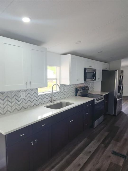 На продажу: $210,000 (3 спален, 2 ванн, 1242 Квадратных фут)