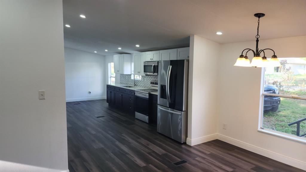 На продажу: $210,000 (3 спален, 2 ванн, 1242 Квадратных фут)