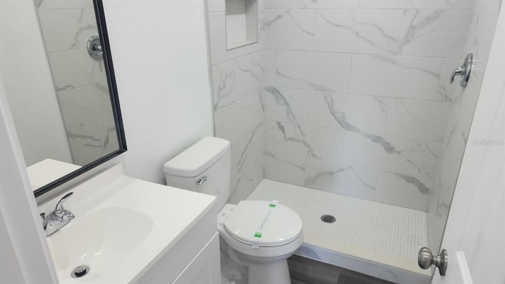 На продажу: $210,000 (3 спален, 2 ванн, 1242 Квадратных фут)