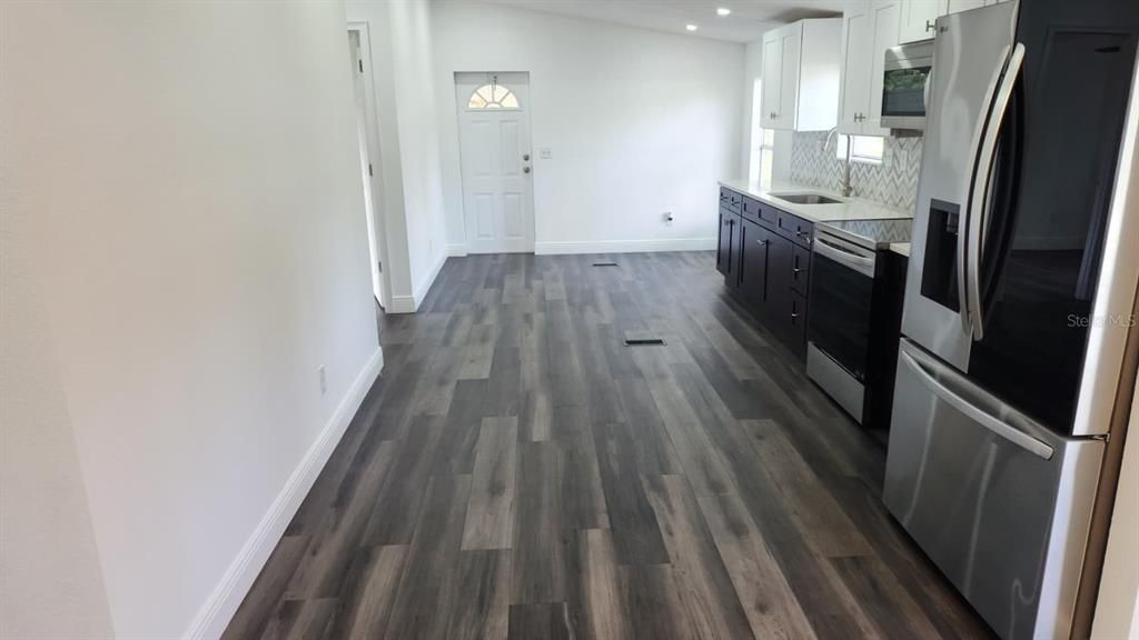 На продажу: $210,000 (3 спален, 2 ванн, 1242 Квадратных фут)