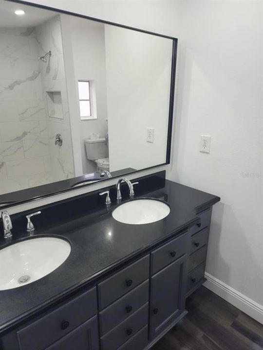 На продажу: $210,000 (3 спален, 2 ванн, 1242 Квадратных фут)