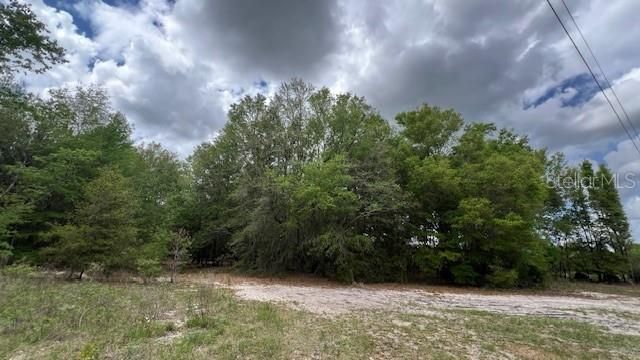 На продажу: $265,000 (5.09 acres)