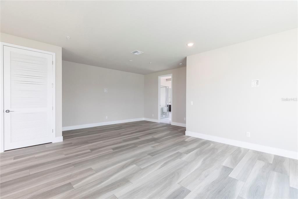 En Venta: $462,900 (5 camas, 4 baños, 2630 Pies cuadrados)