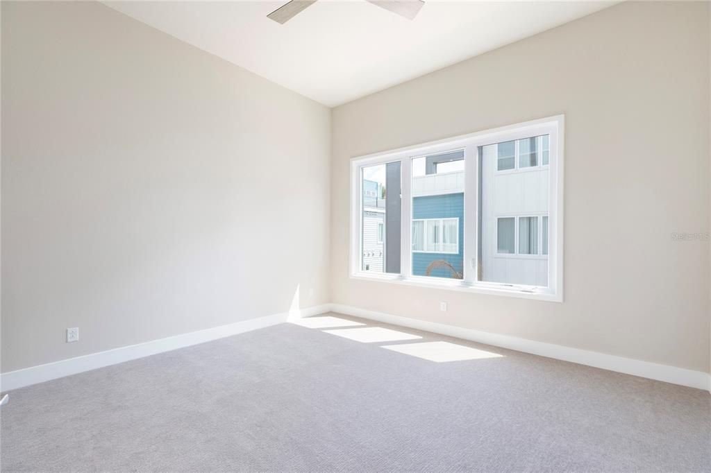 En Venta: $462,900 (5 camas, 4 baños, 2630 Pies cuadrados)