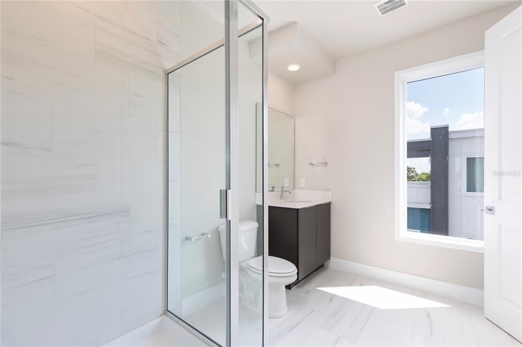 En Venta: $462,900 (5 camas, 4 baños, 2630 Pies cuadrados)