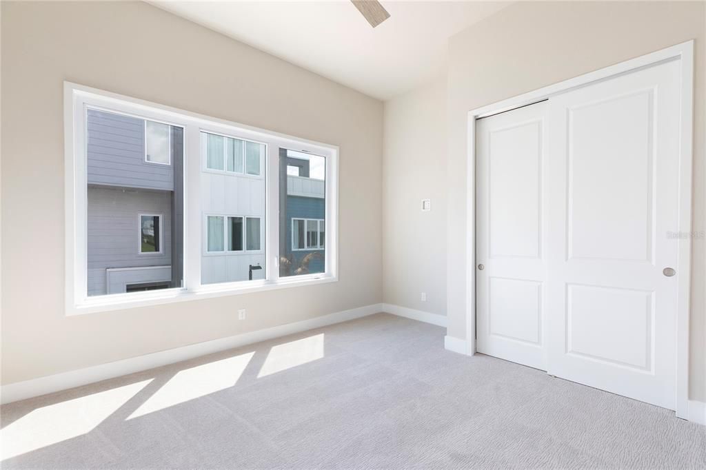 En Venta: $462,900 (5 camas, 4 baños, 2630 Pies cuadrados)