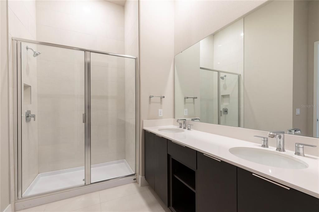 En Venta: $462,900 (5 camas, 4 baños, 2630 Pies cuadrados)