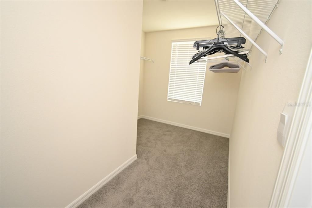 For Sale: $293,242 (3 beds, 2 baths, 1942 Square Feet)