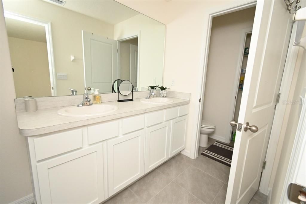 For Sale: $293,242 (3 beds, 2 baths, 1942 Square Feet)