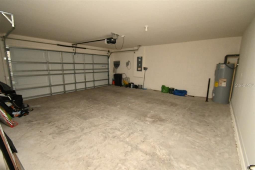 For Sale: $293,242 (3 beds, 2 baths, 1942 Square Feet)