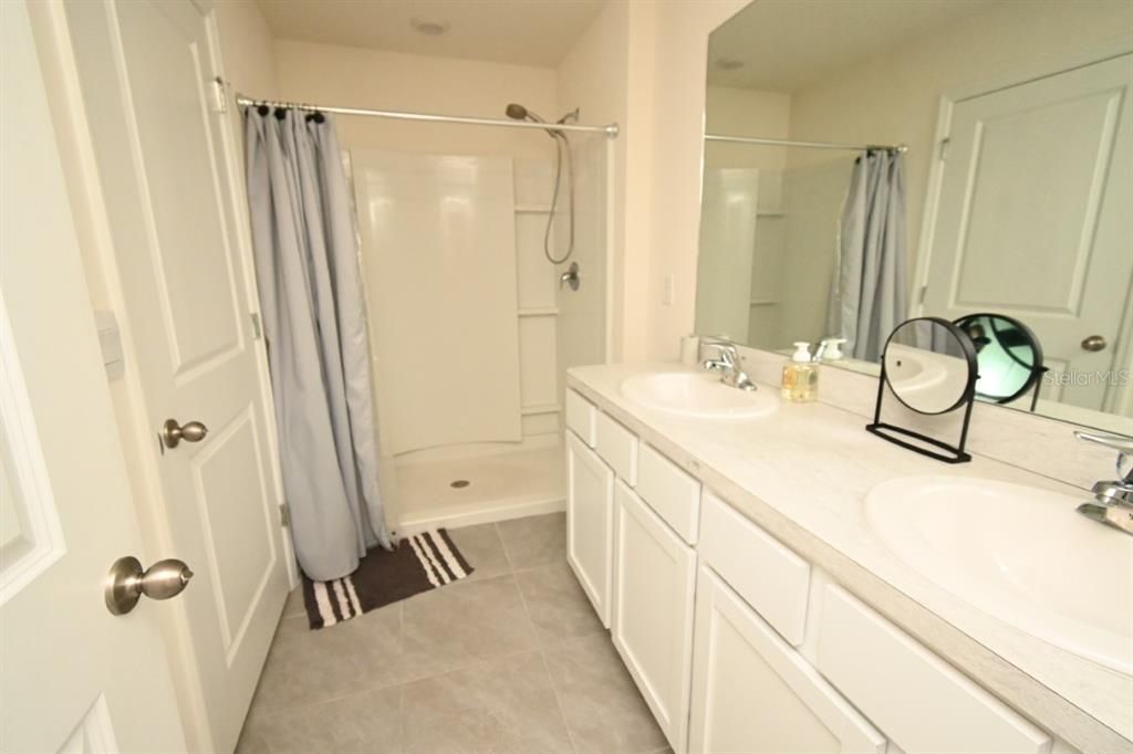 For Sale: $293,242 (3 beds, 2 baths, 1942 Square Feet)