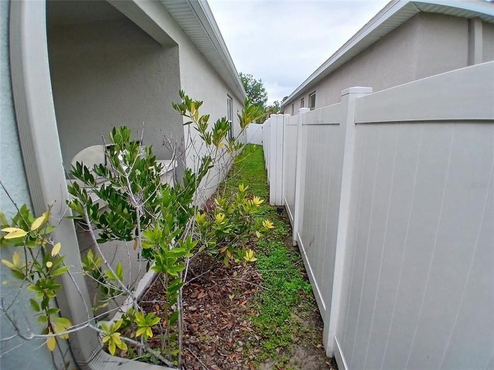 Active With Contract: $475,000 (4 beds, 3 baths, 2415 Square Feet)