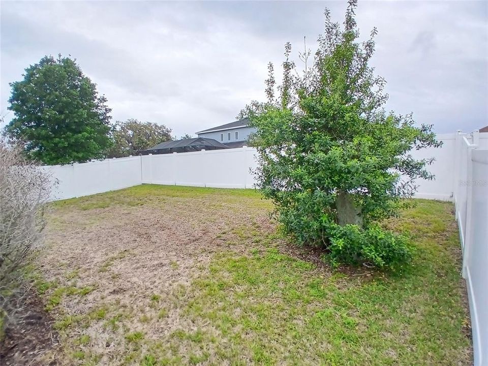 Active With Contract: $475,000 (4 beds, 3 baths, 2415 Square Feet)