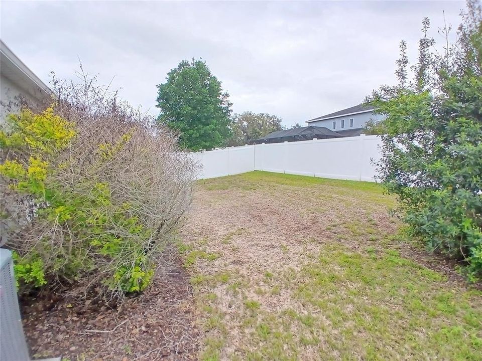 Active With Contract: $475,000 (4 beds, 3 baths, 2415 Square Feet)