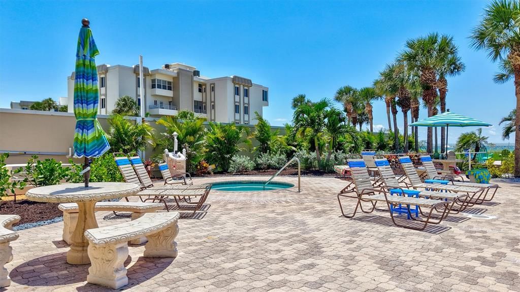 Active With Contract: $1,795,000 (3 beds, 2 baths, 1798 Square Feet)