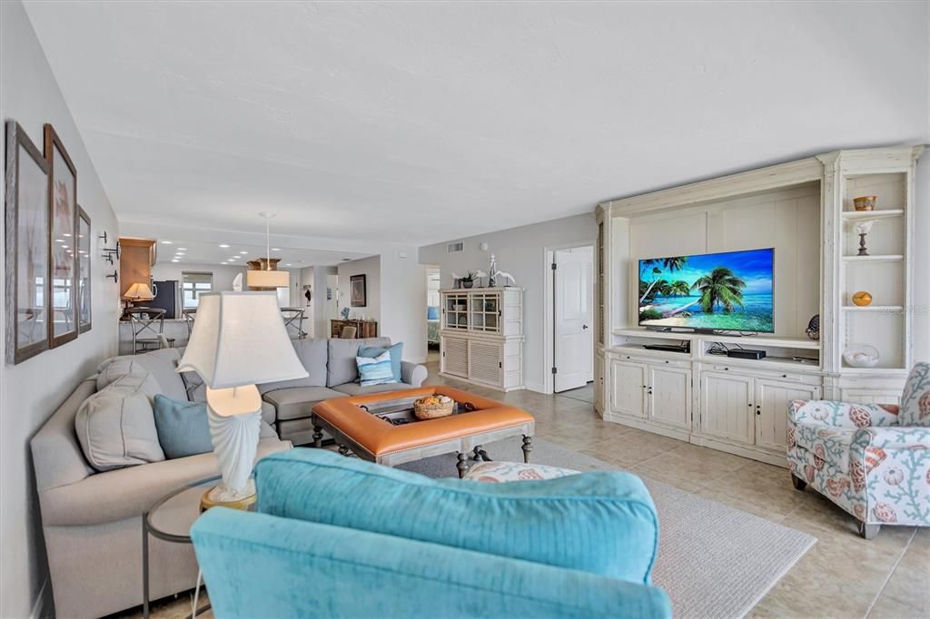 Active With Contract: $1,795,000 (3 beds, 2 baths, 1798 Square Feet)