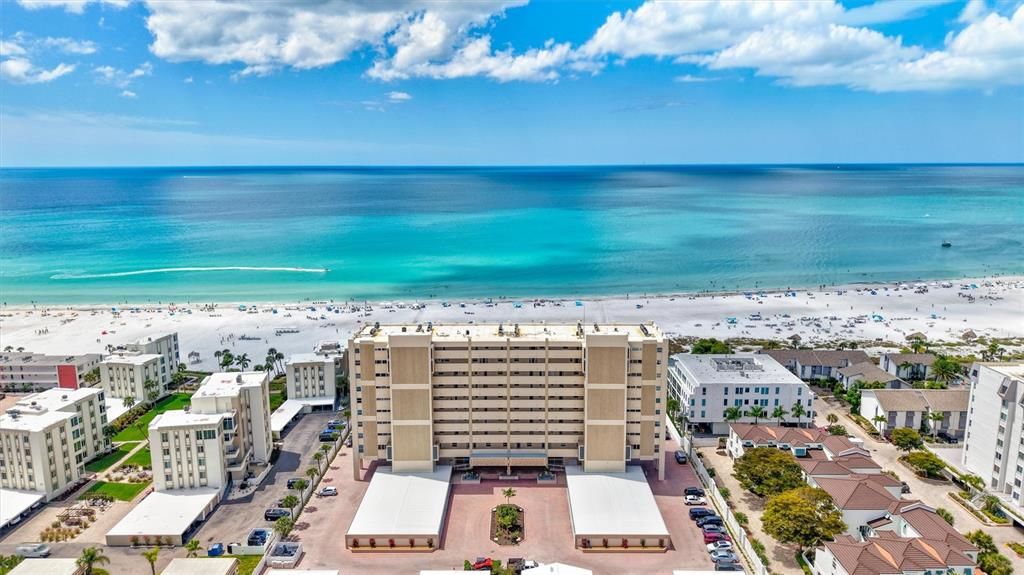 Active With Contract: $1,795,000 (3 beds, 2 baths, 1798 Square Feet)
