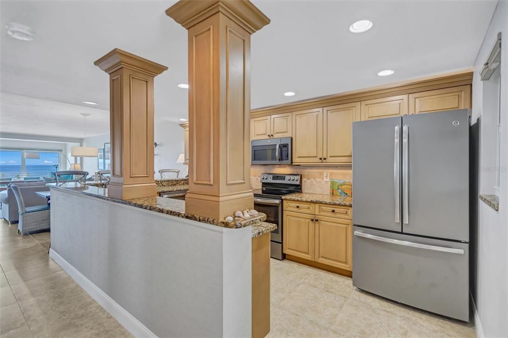 Active With Contract: $1,795,000 (3 beds, 2 baths, 1798 Square Feet)