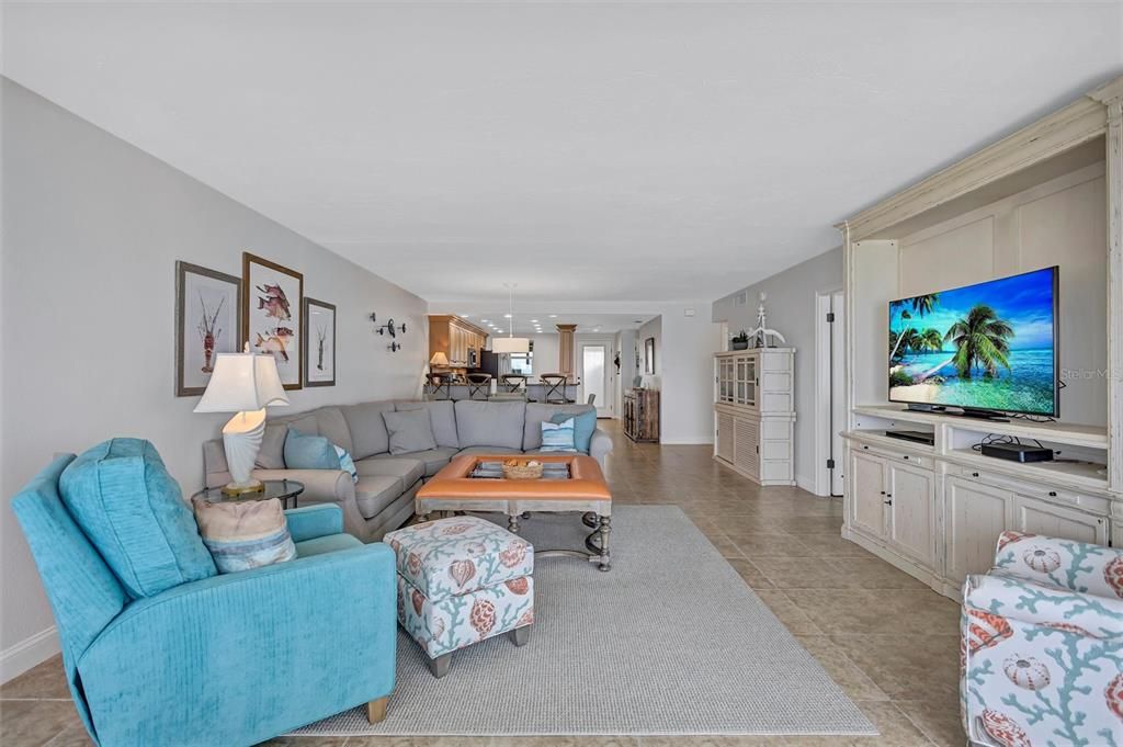 Active With Contract: $1,795,000 (3 beds, 2 baths, 1798 Square Feet)