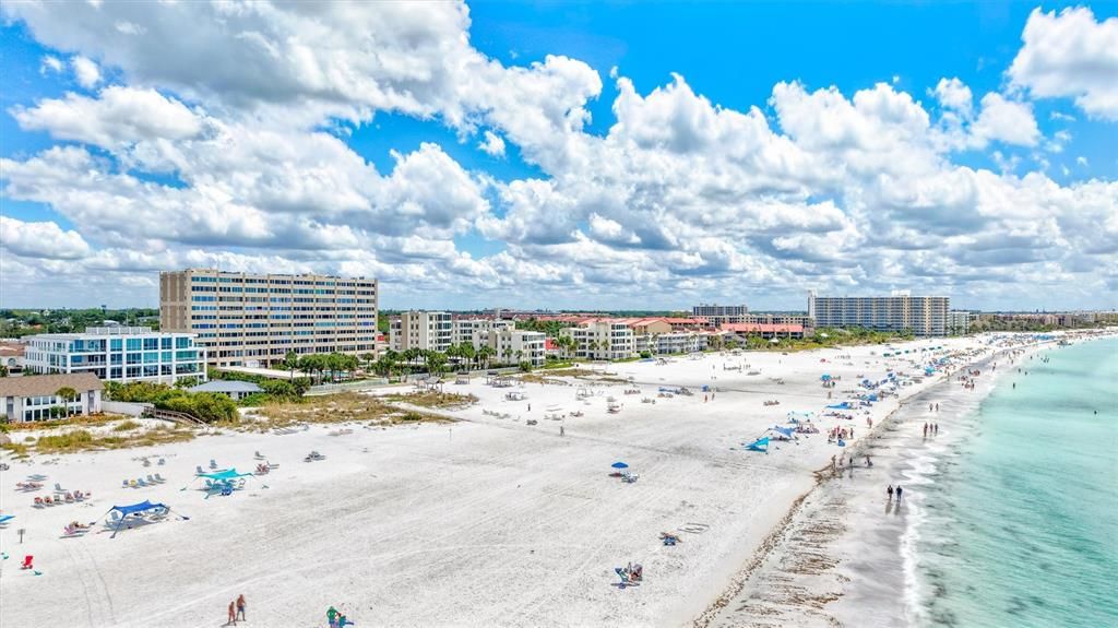 Active With Contract: $1,795,000 (3 beds, 2 baths, 1798 Square Feet)