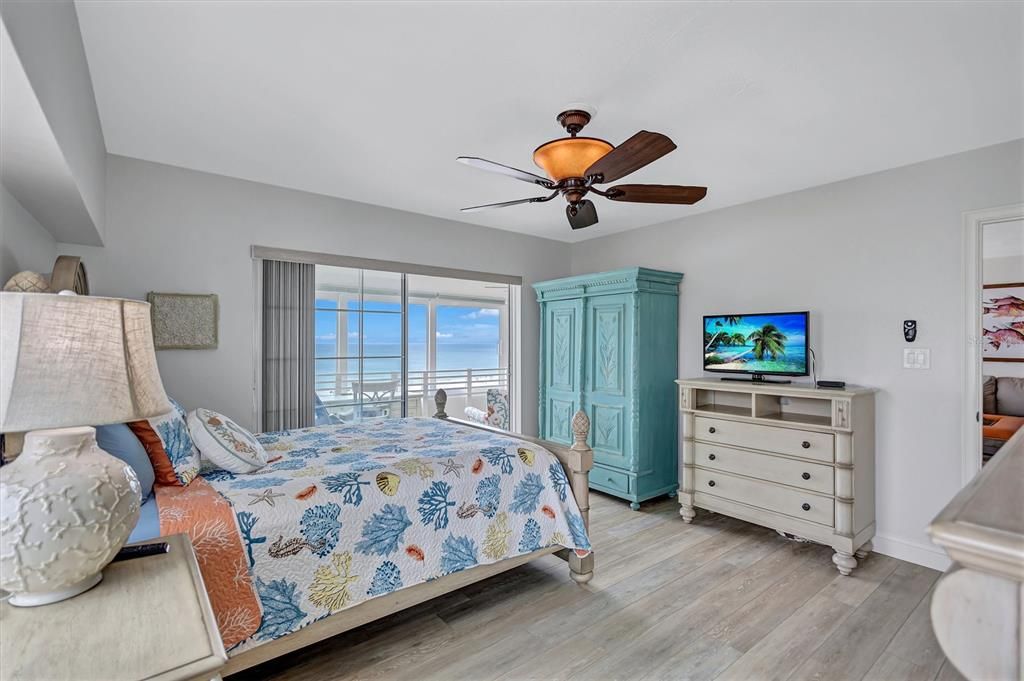 Active With Contract: $1,795,000 (3 beds, 2 baths, 1798 Square Feet)